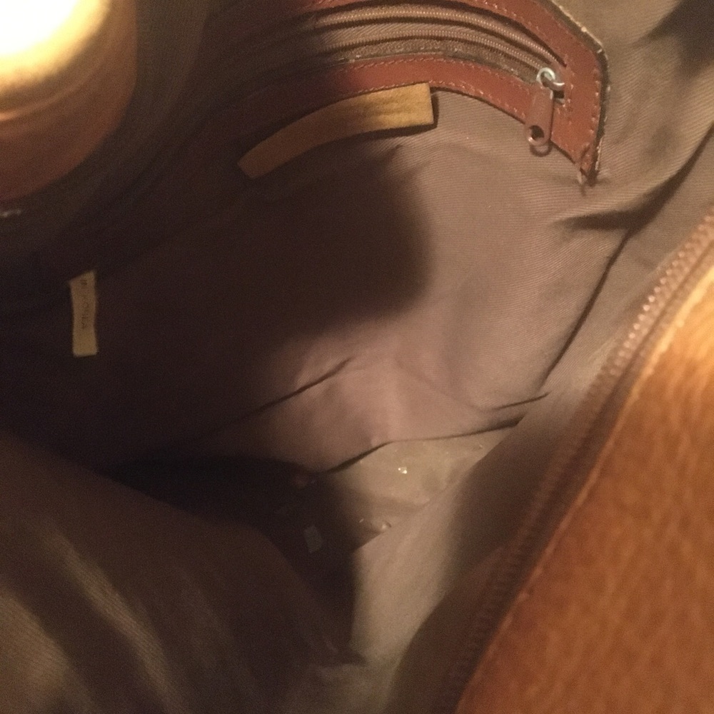 Gently used 100% genuine leather bag - Picture 3 of 3